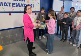  (photo)