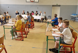  (photo)